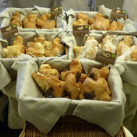 فندق Eco & Bioriso Restaurant 3*